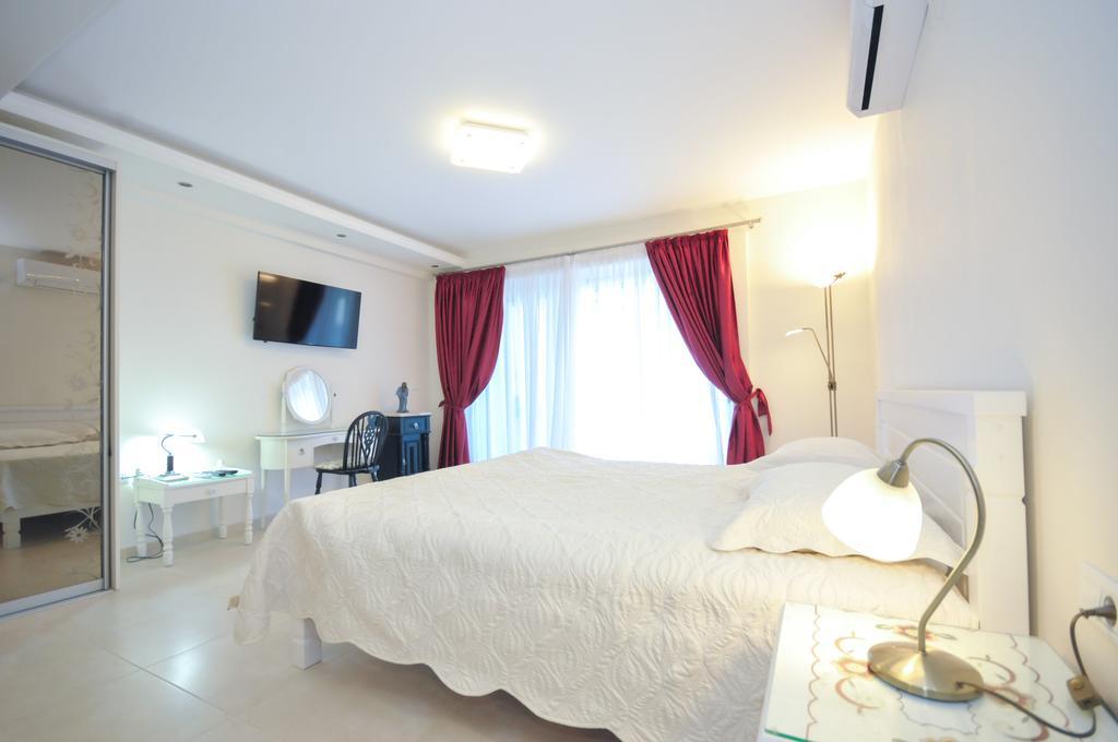 St.George Apartments Petrovac Pokoj fotografie